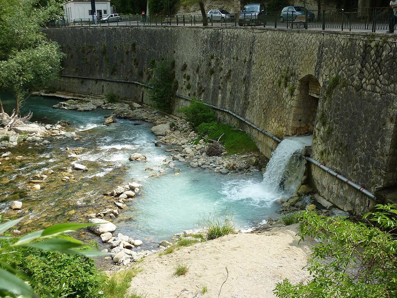 Foto: Pietro (CC BY-SA 3.0) Acque sulfuree ad Acquasanta Terme