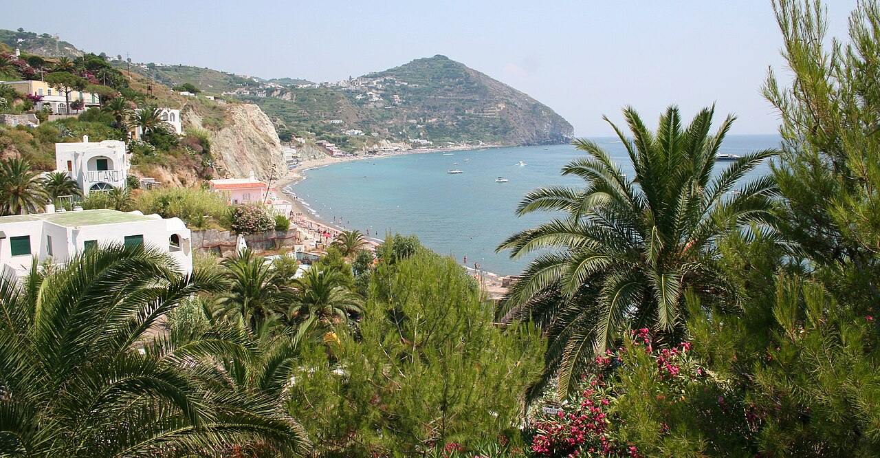 La spiaggia dei Maronti vista dall'alto
