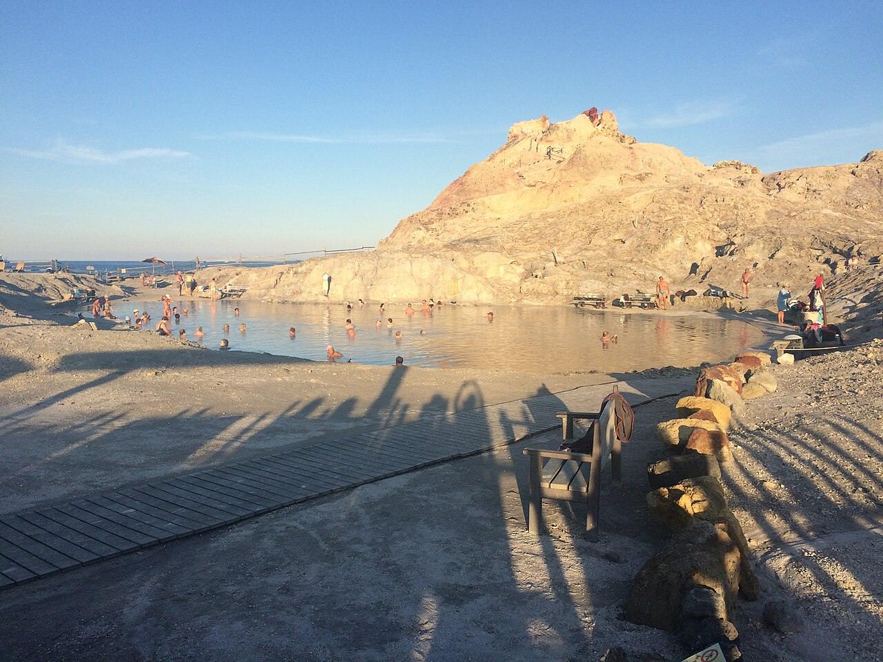 Foto: kallerna (CC0) La Pozza dei Fanghi di Vulcano